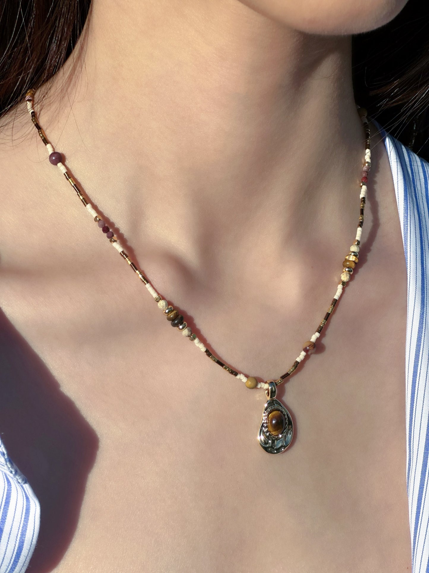 Brown Beaded Layered Collarbone Pendant Necklace